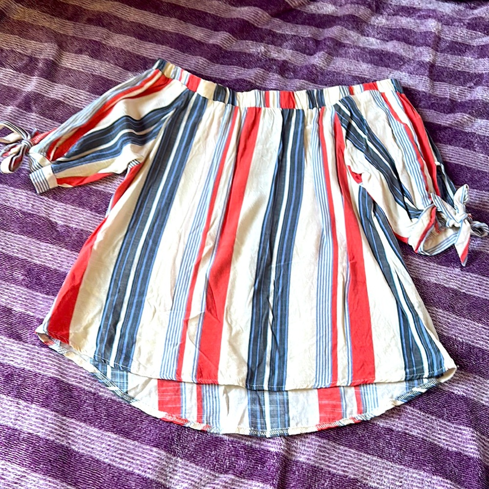 Top/Size: Small/Good Condition